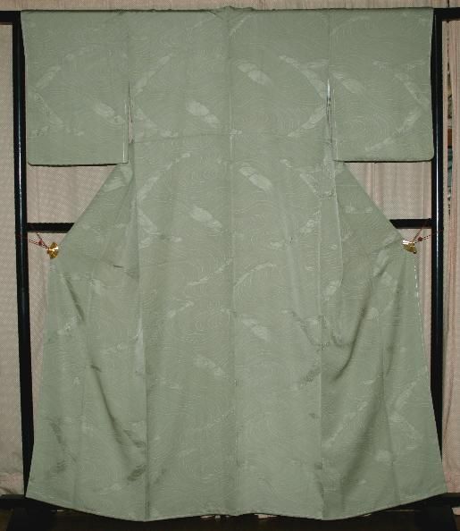 未使用の砂色波濤柄地紋起こし小紋着物 - リサイクル着物のこと