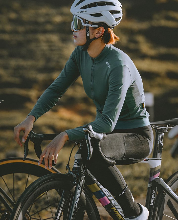 タグ付き 裏起毛 レディース サイクリングジャケット Mサイズ - 登山用品