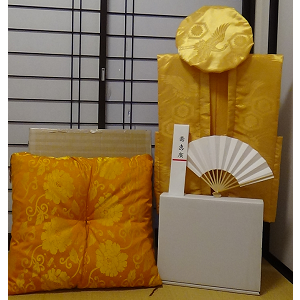 米寿祝い用レンタルちゃんちゃんこ（金）と金色の座布団セット/長寿の