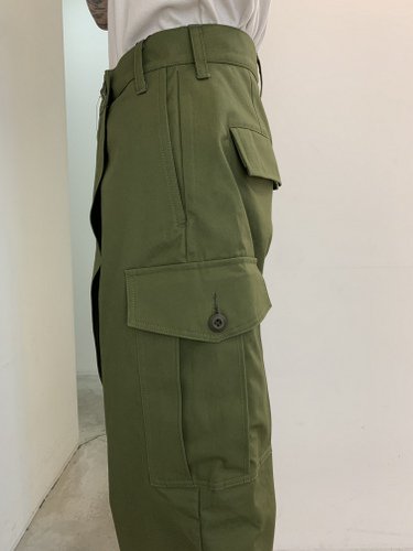 ANREALAGE / SIDE ANGLE MIRITARY PANTS / Khaki - LAD