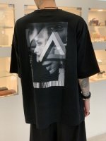 <img class='new_mark_img1' src='https://img.shop-pro.jp/img/new/icons34.gif' style='border:none;display:inline;margin:0px;padding:0px;width:auto;' />SUS / APS big pocket tee / Black