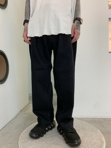 VICTIM / WIDE DENIM SLACKS / BLACK ※在庫はお問い合わせ下さい