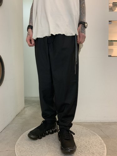 glamb / Drawcord tapered pants / Black - LAD MUSICIAN・A.F ...