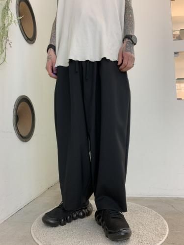 my beautiful landlet / TECH WOOL BACKWARP WIDE EASY PANTS / Black