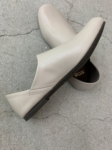 AUTTAA / Room Shoes ii “Goat” / Grayge【受注生産商品】 - LAD