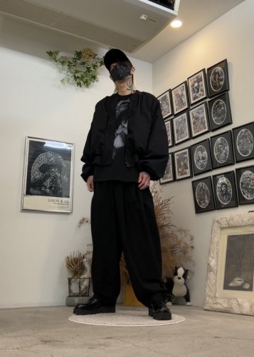 LAD MUSICIAN / WOOL GABARDINE GATHER WIDE / NANO BLACK - LAD MUSICIAN・A.F  ARTEFACT・my beautiful landlet・VOAAOV・VICTIM・GARNI等の通販 |  鳥取県米子市のセレクトショップ、サイコボックス＜＜Psychobox＞＞