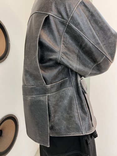 予約商品】Varde77 / Crack leather double wide jacket / 9月発売予定