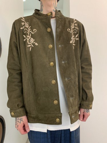 予約商品】Varde77 / Nubuck leather embroidered jacket / 10月発売 