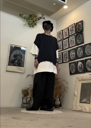 VICTIMのニットベストとmy beautiful landletのワイドパンツ 220319A