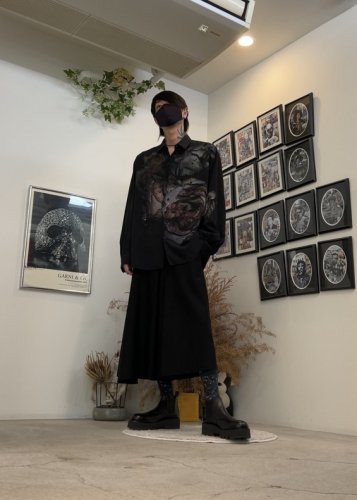 LAD MUSICIAN / WOOL GABARDINE ASYMMETRY SLACKS / NANO BLACK - LAD MUSICIAN・A.F  ARTEFACT・my beautiful landlet・VOAAOV・VICTIM・GARNI等の通販 |  鳥取県米子市のセレクトショップ、サイコボックス＜＜Psychobox＞＞