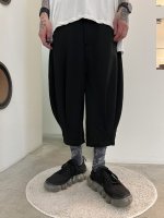glamb / Easy cropped hem tack pants / Black