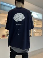 <img class='new_mark_img1' src='https://img.shop-pro.jp/img/new/icons35.gif' style='border:none;display:inline;margin:0px;padding:0px;width:auto;' />SUS / brain pocket tee / Navy