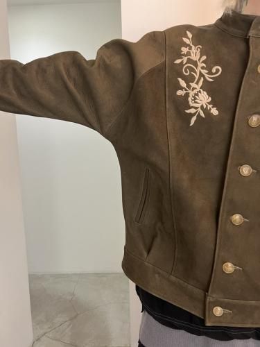ジャケット・アウター Varde77 / NUBUCK LEATHER EMBROIDERED Varde77 / Nubuck leather embroidered jacket / ONE COLOR