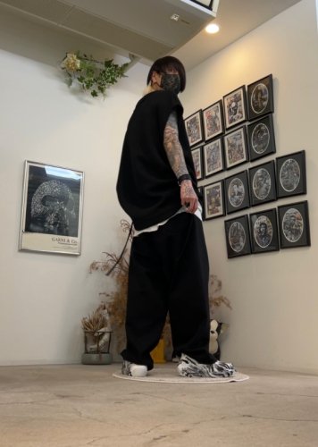 LAD MUSICIAN / 12oz FLAT DENIM TAPERED BAGGY PANTS / BLACK ONE WASH - LAD  MUSICIAN・A.F ARTEFACT・my beautiful landlet・VOAAOV・VICTIM・GARNI等の通販 |