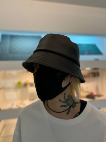 VICTIM×CA4LA / LEATHER BUCKET HAT / BLACK - LAD MUSICIAN・A.F ARTEFACT・my  beautiful landlet・VOAAOV・VICTIM・GARNI等の通販 |  鳥取県米子市のセレクトショップ、サイコボックス＜＜Psychobox＞＞