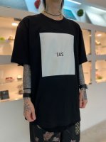 SUS by SUSPEREAL / SUS BOX TEE / Black×White