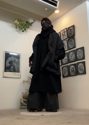 VOAAOV / KAWADA DOWN×RIPSTOP NYLON TAFFTA Down Stole / BLACK - LAD  MUSICIAN・A.F ARTEFACT・my beautiful landlet・VOAAOV・VICTIM・GARNI等の通販 |  鳥取県米子市のセレクトショップ、サイコボックス＜＜Psychobox＞＞