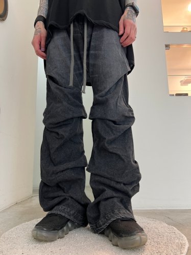 A.F ARTEFACT / Denim Tuck Slim Baggy Pants / Damage Black - LAD  MUSICIAN・A.F ARTEFACT・my beautiful landlet・VOAAOV・VICTIM・GARNI等の通販 |  鳥取県米子市のセレクトショップ、サイコボックス＜＜Psychobox＞＞