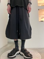 prasthana / crevice baggy shorts / BLACK