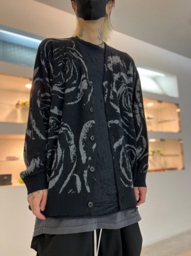 LAD MUSICIAN / BIG ROSE W JACQUARD CARDIGAN / BLACK×GRAY - LAD MUSICIAN・A.F  ARTEFACT・my beautiful landlet・VOAAOV・VICTIM・GARNI等の通販 |  鳥取県米子市のセレクトショップ、サイコボックス＜＜Psychobox＞＞