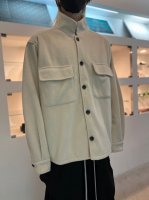 VICTIM / STAND COLLAR JACKET / OFF WHITE