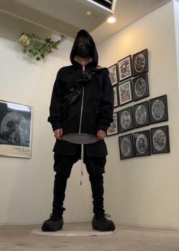 A.F ARTEFACTのスウェットジップフーディーにスウェットカーゴ