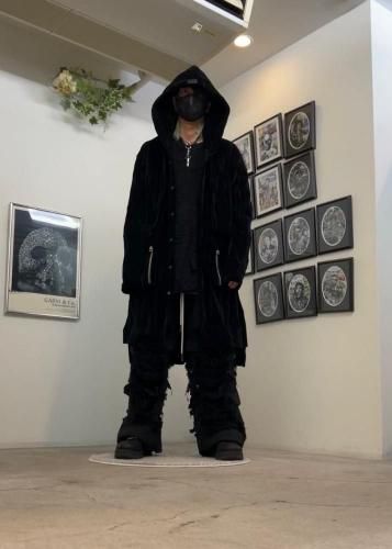 A.F ARTEFACTのワッシャーベロアロングジャケットにダメージタック