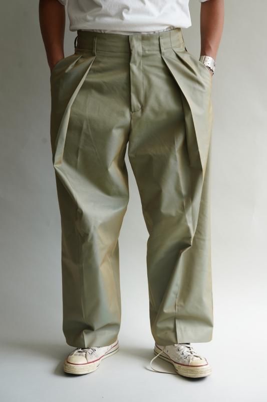 KICS DOCUMENT.（キクスドキュメント） GABARDINE DOUBLE TUCK PANTS 