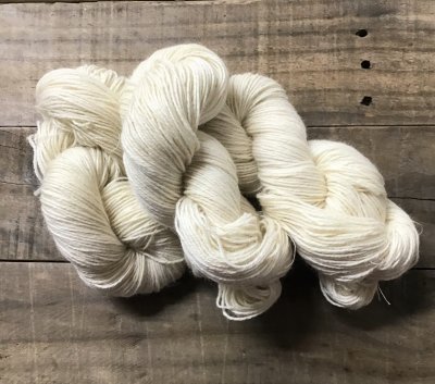 Wool Yarn/ウール糸 ラグ＊タペストリー用 未精錬 約100ｇ綛 - Kakara Woolworks