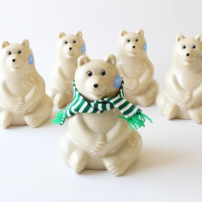 2023年限定マフラー付き　しろくま貯金箱 / Polar Bear Money box