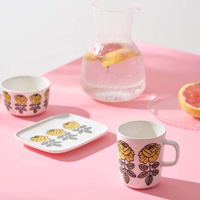 【オンラインショップ限定】マリメッコ ヴィヒキルース マグ（サフランイエロー）250ml / marimekko Vihkiruusu Mug /  北欧食器