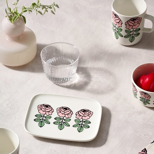 【日本限定】マリメッコ ヴィヒキルース がま口ポーチ （ピンク）/ marimekko Vihkiruusu Puolikas Kukkaro