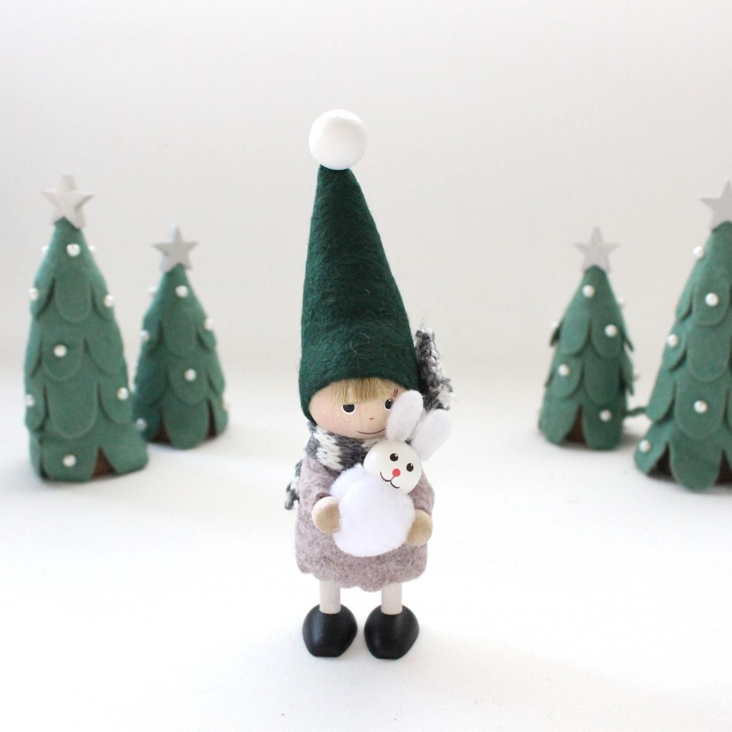 2025年限定】幸せを運ぶ妖精 ノルディカニッセ（ウサギを抱えた男の子