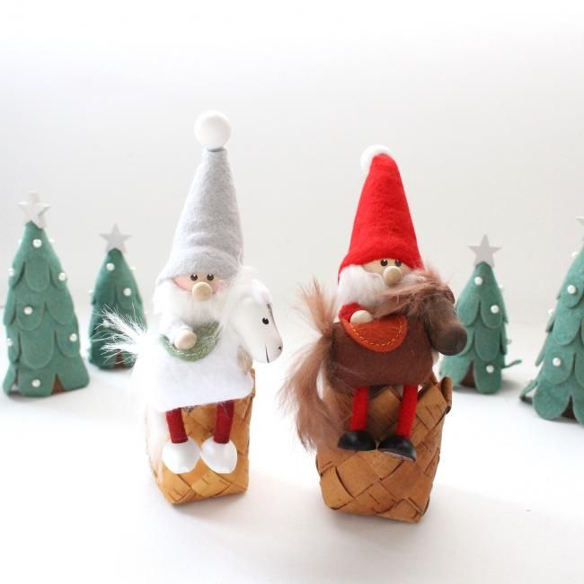 2025年限定】幸せを運ぶ妖精 ノルディカニッセ（馬を抱えたサンタ