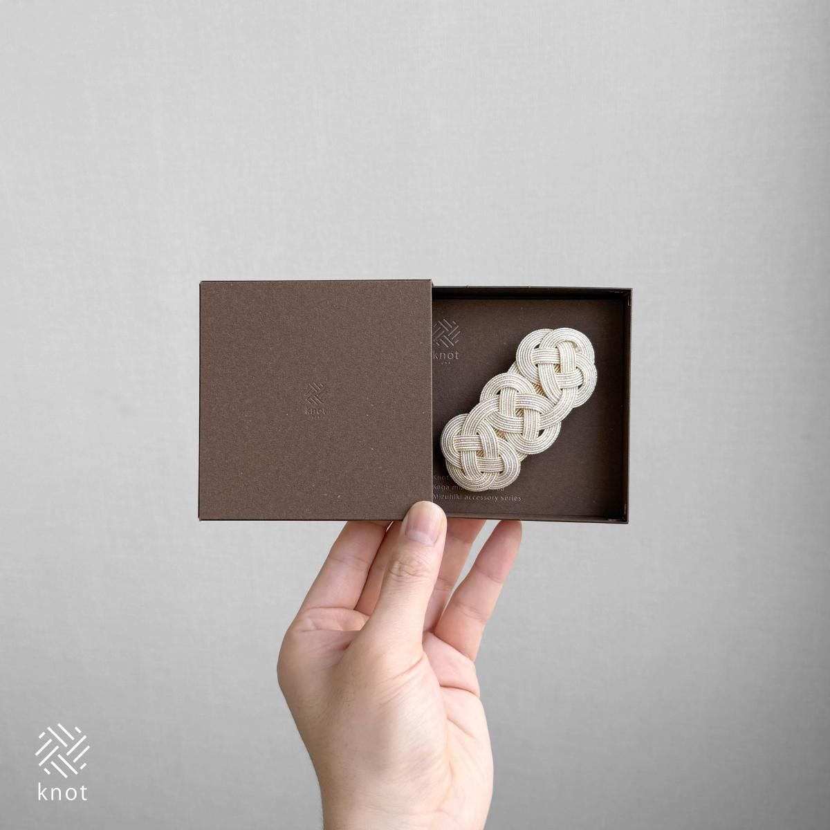 No.139 水引バレッタ ハンドメイド 髪飾り 水引バレッタ 花の髪飾り 何時でもお洒落に | iichi 日々の