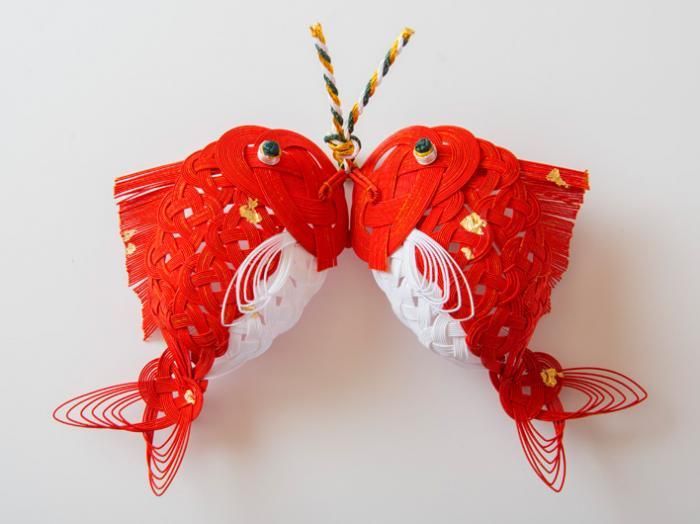 ko0066にらみ鯛 ホワイトパネル 壁掛け・床置き兼用｜水引細工 飾物