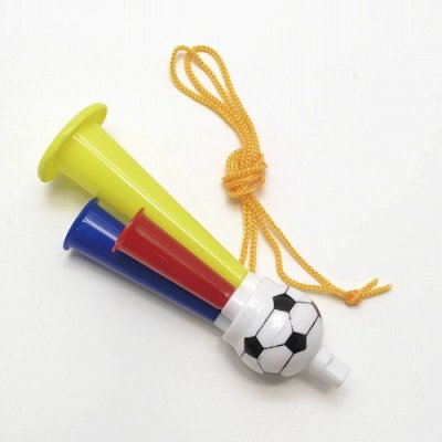 ノベルティ 販促品 粗品 景品用としてオススメなサッカーおうえんホイッスル １個です