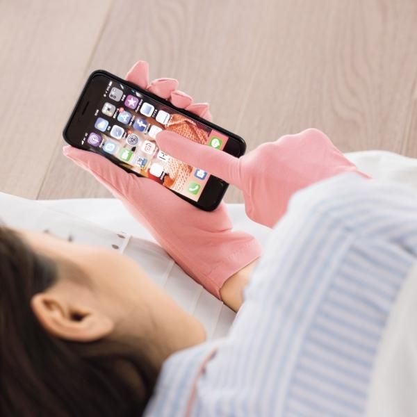 ノベルティ 販促品 粗品 景品用としてオススメなセフィール おやすみ保湿手袋 スマホ対応 です ノベルティ 販促品 粗品 景品用としてオススメなセフィール おやすみ保湿手袋 スマホ対応 です