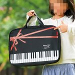 ノベルティ・粗品で人気の「ピアノライン　ファスナー付きレッスントートバッグ（リボン）」