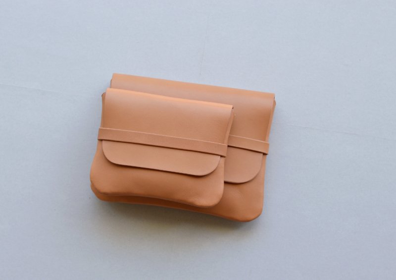 小物入れフタ付(C-016) | 革のフタで留めるレザーポーチ - affordance | 革鞄と革小物
