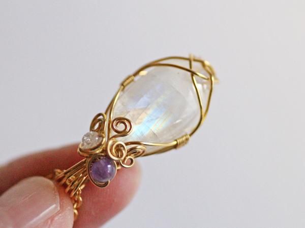 50%off!!】ワイヤーアートペンダント／ブルームーンストーン