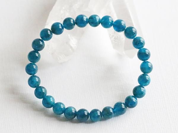 綺麗だな！パワーがあるアパタイトさん ブルーアパタイトキャッツアイ2A 丸玉7mm／希少石ブレスレット