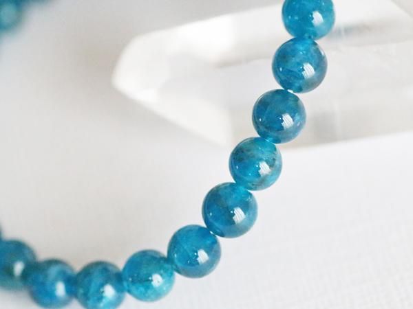 ブルーアパタイトキャッツアイ2A 丸玉7mm／希少石ブレスレット
