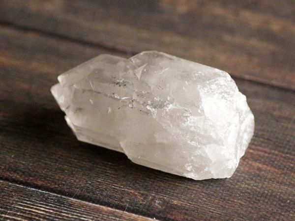 チベット　カイラス水晶　カイラスクォーツ　525g ヒマラヤ　サマーセール カイラス・クォーツ ヒマラヤ水晶 カテドラル チベット