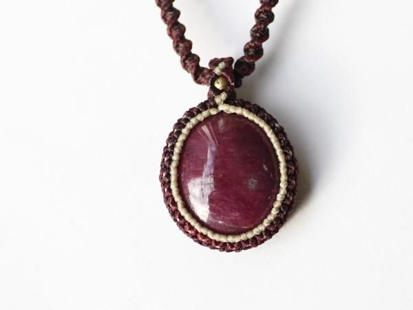 ルビー　マクラメ　ペンダント 星屑ピンク☆ローズルビー マクラメペンダント182 | iichi 日々