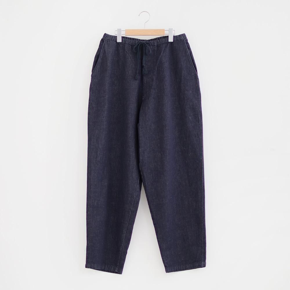 Comoli | ネイビーデニム テーパードパンツ