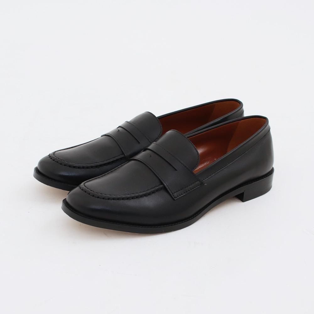 Divina | ե<br>Black