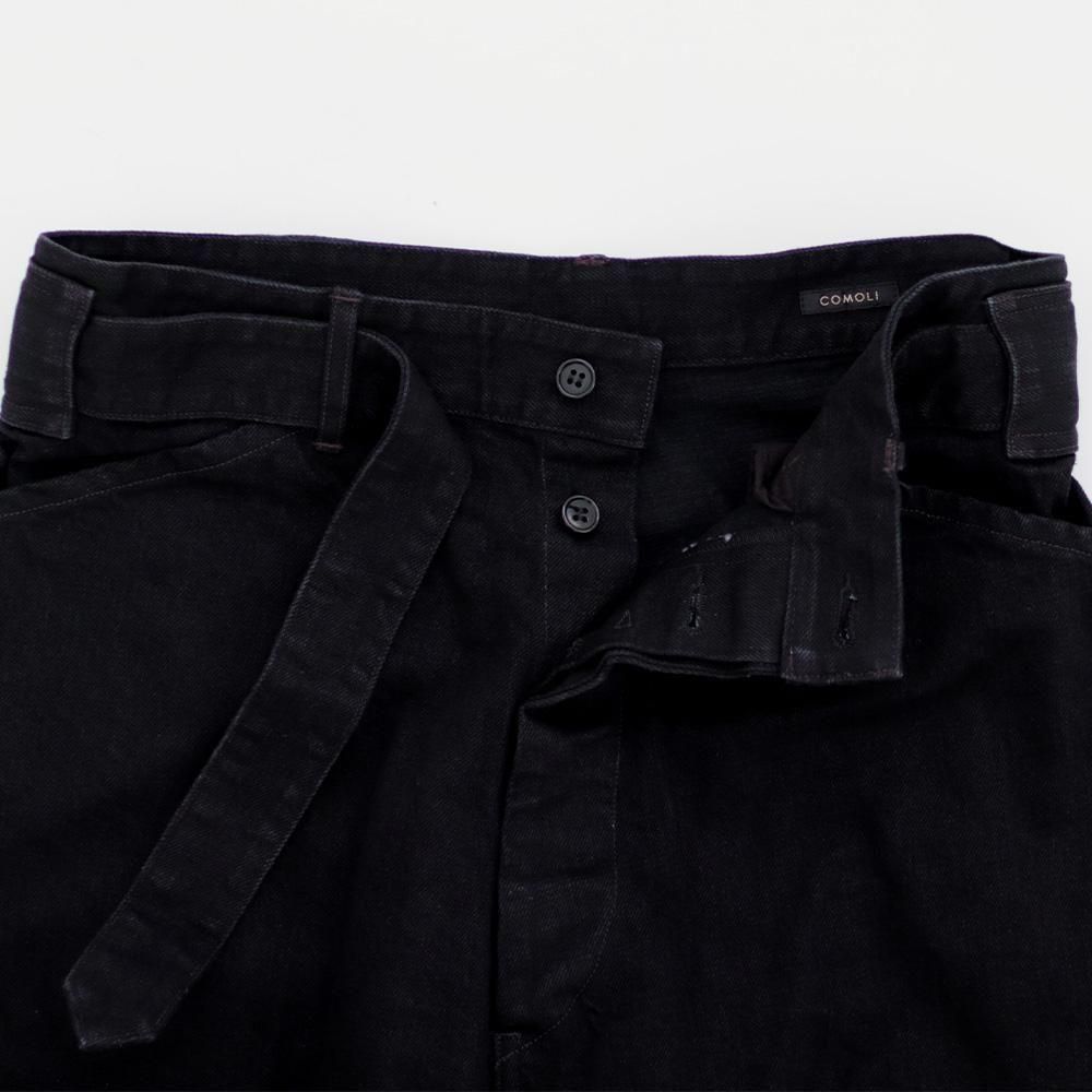 Comoli | ブラックデニム ベルテッドパンツ Black