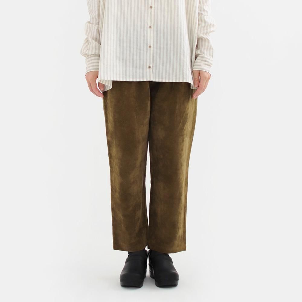 美品　apuntob アプントビー　イージーパンツ apuntob（アプントビー）コットン・クロップドイージーパンツ