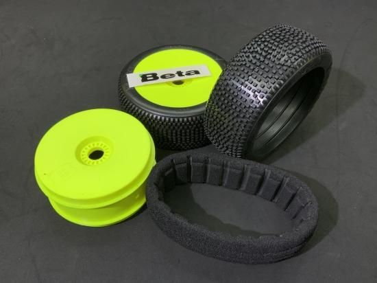 Amazon.co.jp: Beta社 1:8バギー用タイヤ Freeride SS ホワイト